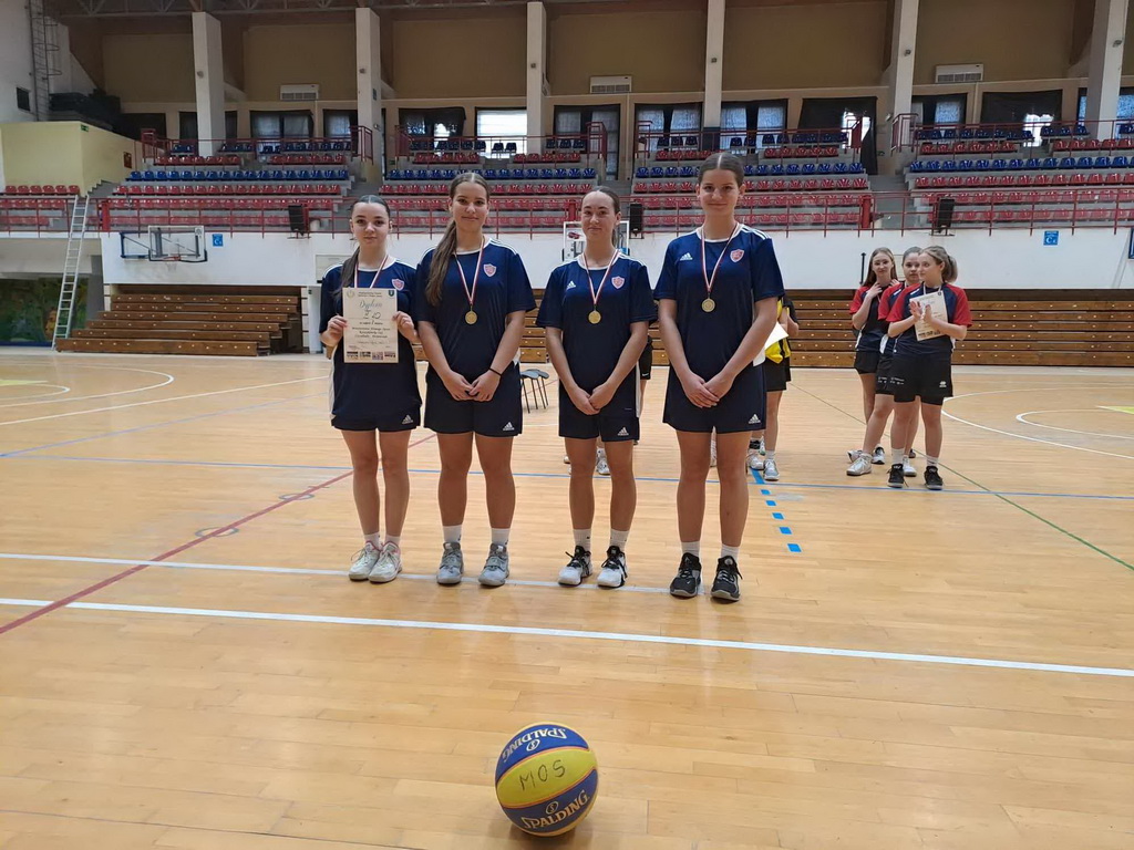 Zdjęcie Licealiada dz_kosz_3x3 11 (9)49acf7d2-feb8-4ee7-9ad0-d98e89d5bcb2.jpg w galerii Licealiada Dziewcząt Koszykówka 3x3